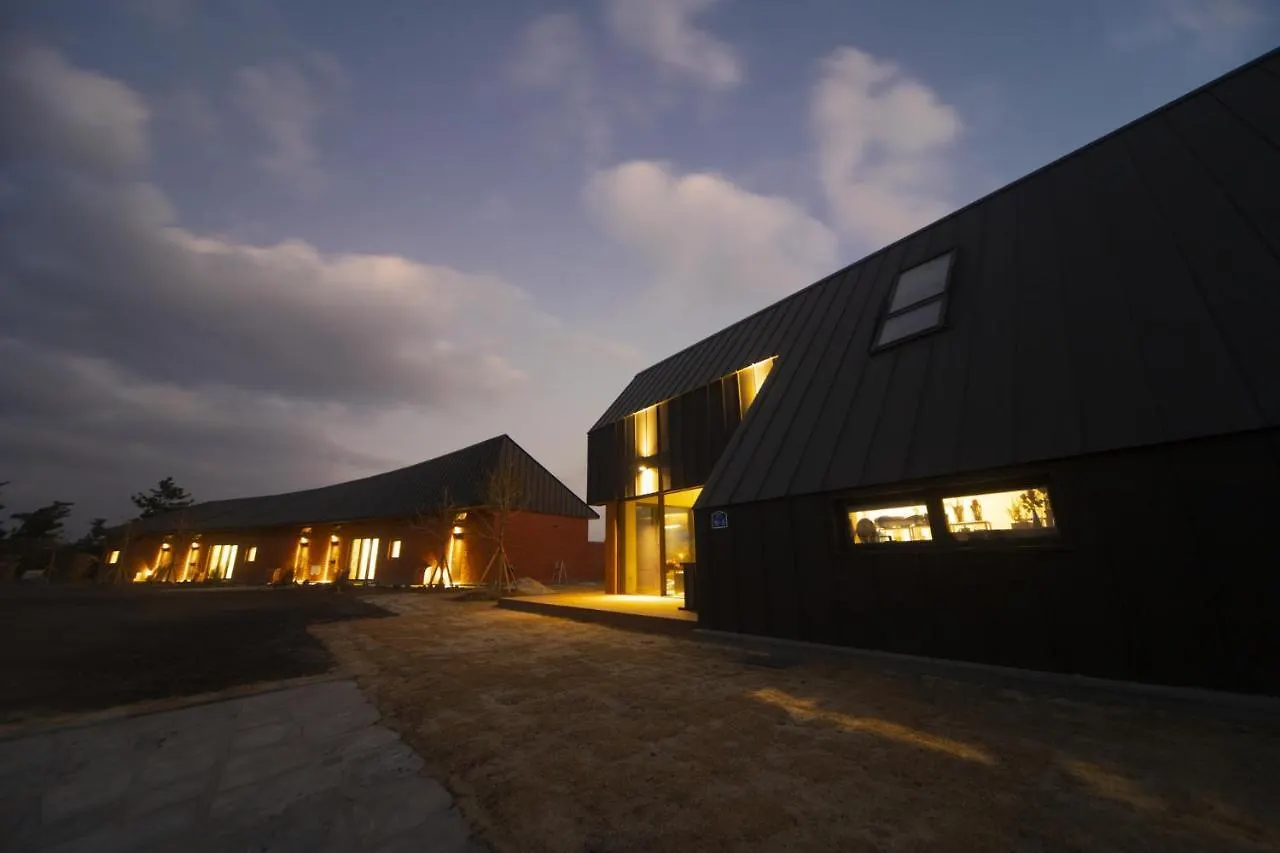 Ohyeongjae Private Pool Villa Jeju Landsted